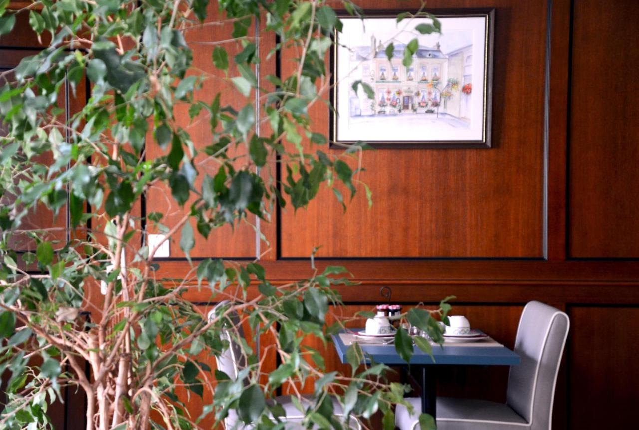 Coq Hotel Montreuil  Exteriör bild