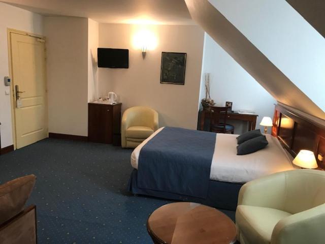 Coq Hotel Montreuil  Exteriör bild